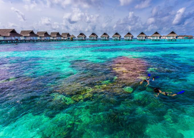 Luksusowe wakacje w hotelu Centara Grand Island na Malediwach